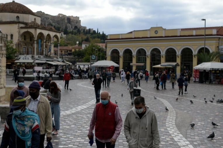 Grecia prohíbe las reuniones antes del aniversario del levantamiento, con un aumento de los casos de Covid-19