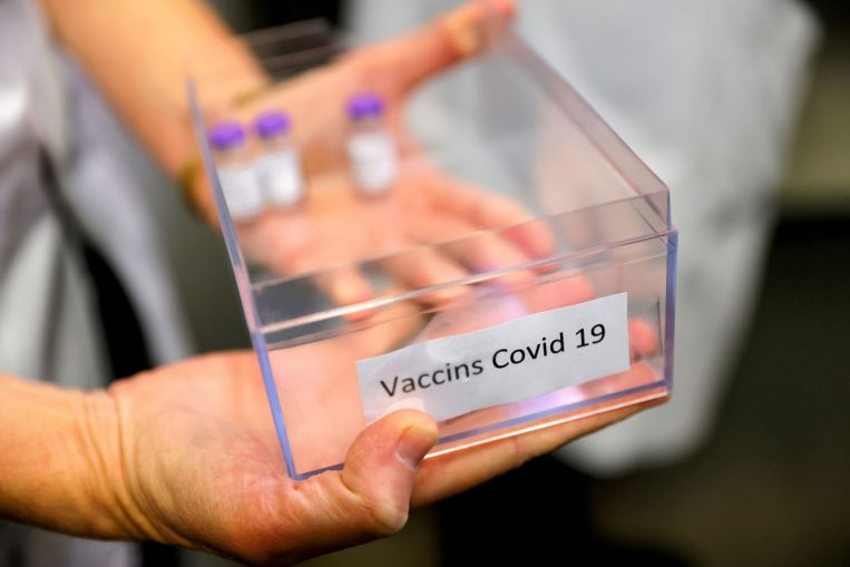 Después de las protestas, la UE revierte el plan para restringir las exportaciones de la vacuna Covid-19 a través de la frontera irlandesa