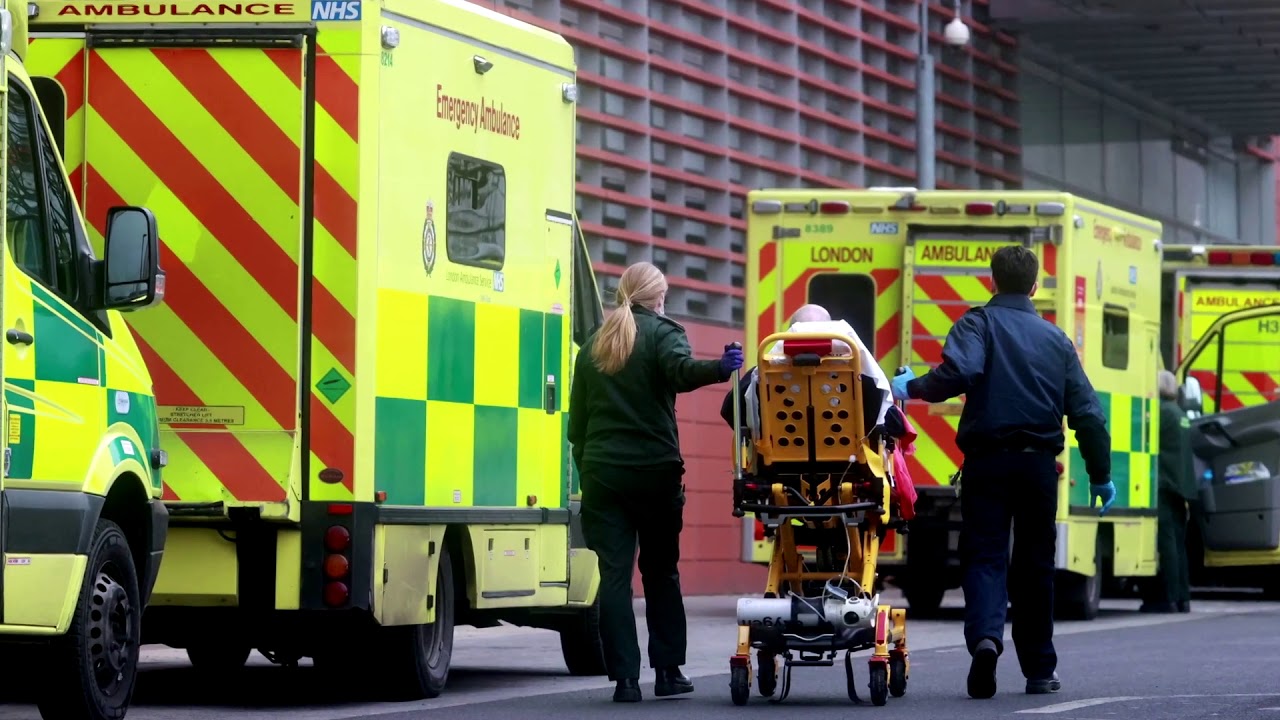 Gran Bretaña reactiva los hospitales de emergencia Covid-19 y cierra las escuelas primarias en Londres