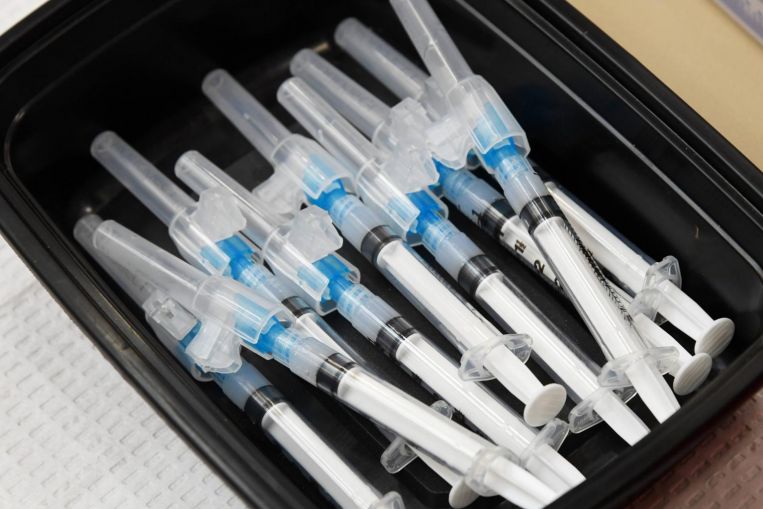 Gran Bretaña probará la combinación de las vacunas Pfizer y AstraZeneca en dos dosis