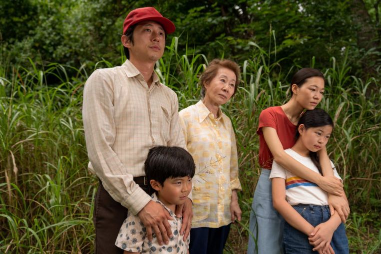 At The Movies: Minari, una historia sobre la búsqueda de una nueva vida en una tierra extraña