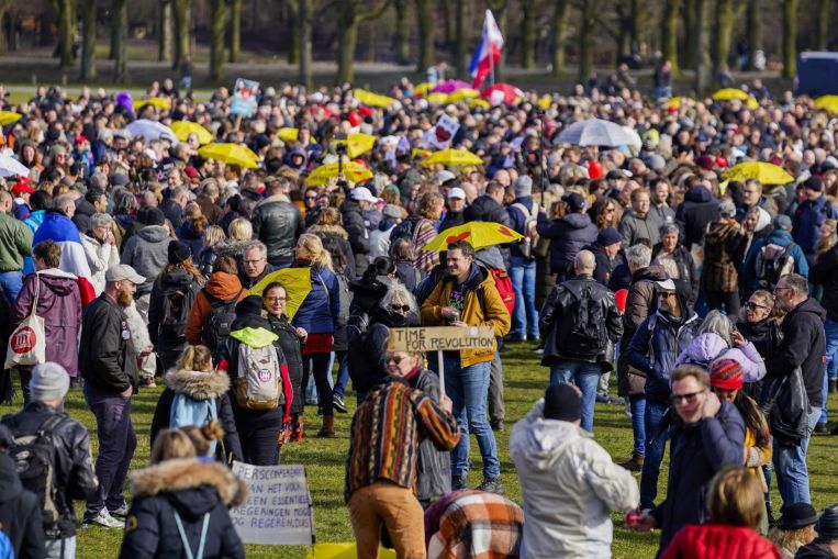 La policía holandesa desmantela la protesta antibloqueo antes de las elecciones nacionales