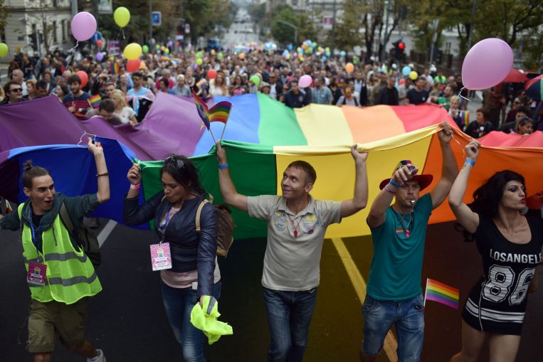 Para la comunidad LGBT de Serbia, las uniones entre personas del mismo sexo son un progreso, pero no una igualdad