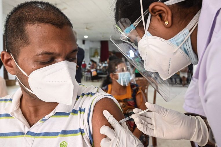 Muchos países obligados a suspender los programas de vacunación contra el Covid-19: OMS