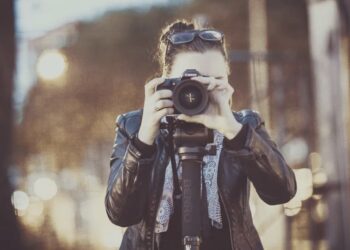 chica haciendo foto