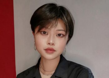 Artista de S'porean, nieta de Chua Mia Tee, se gradúa primero en su clase