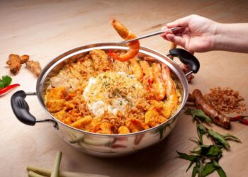 Opciones de alimentos: el ventilador laksa pao de Chilli Padi, los auténticos rollos de fideos de arroz molidos a mano del Chef Cheung, Maxi Coffee Bar