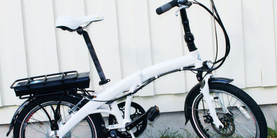 Bicicleta Eléctrica Plegable Blanca