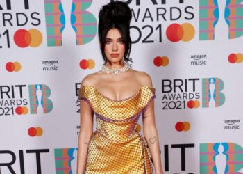 La cantante Dua Lipa demandada por usar una foto suya de paparazzi en Instagram