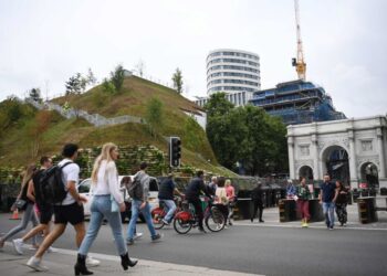La nueva atracción de Londres, Marble Arch Mound enfrenta una batalla cuesta arriba para los visitantes