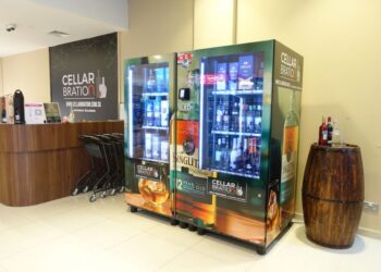 Use Singpass para comprar bebidas en las máquinas expendedoras del minorista Cellarbration