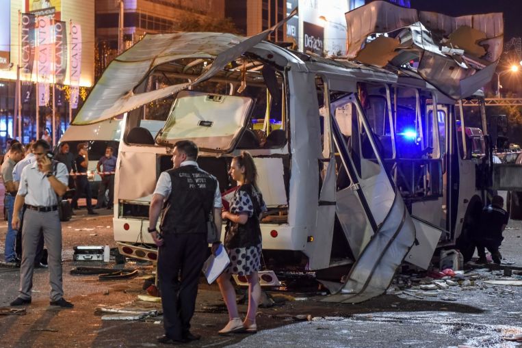 Dos muertos y 17 heridos tras explosión de autobús ruso