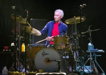 Charlie Watts, baterista de los Rolling Stones, muere a los 80 años