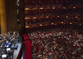El Met Opera en los EE. UU. Se apresura a reabrir después de meses de silencio pandémico