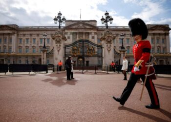 La monarquía británica podría terminar en dos generaciones, dice la novelista Hilary Mantel