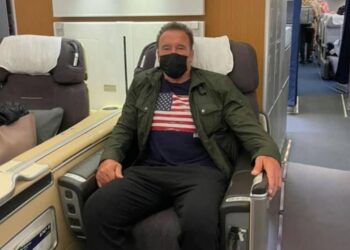 Arnold Schwarzenegger pierde patrocinador después de llamar 'idiotas' anti-enmascarados