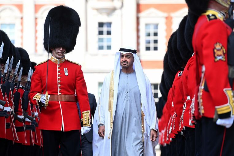 Emiratos Árabes Unidos de 50 años invertirá miles de millones en Reino Unido
