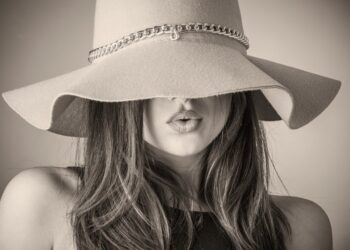 chica con gorro
