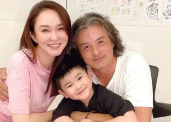 El ganador de la Campana de Oro, Christopher Lee, agradece a Fann Wong por reducir la actuación a su familia