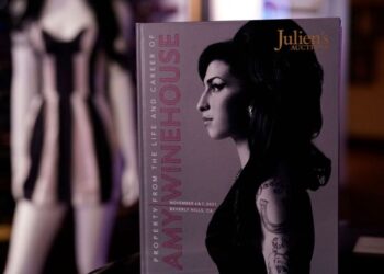 Se espera que las pertenencias de Amy Winehouse superen los $ 2.7 millones en una subasta