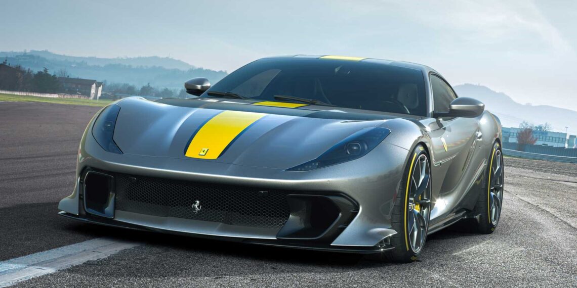 Presentación del nuevo Ferrari 812 Competizione: todavía hay vida en el V12
