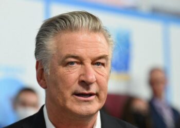 Alec Baldwin apuntaba con la cámara cuando se disparó el arma