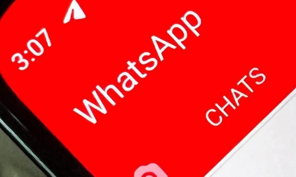 WhatsApp plus rojo