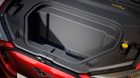 Baúl delantero impermeable - o frunk - en el nuevo Ford Mustang Mach-E