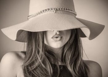 Mujer con sombrero