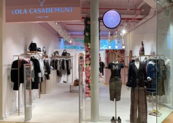 lola-casademunt.
