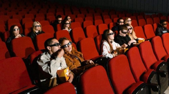 Personas en el cine 3D