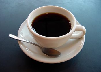 Rutina matutina con desayuno saludable